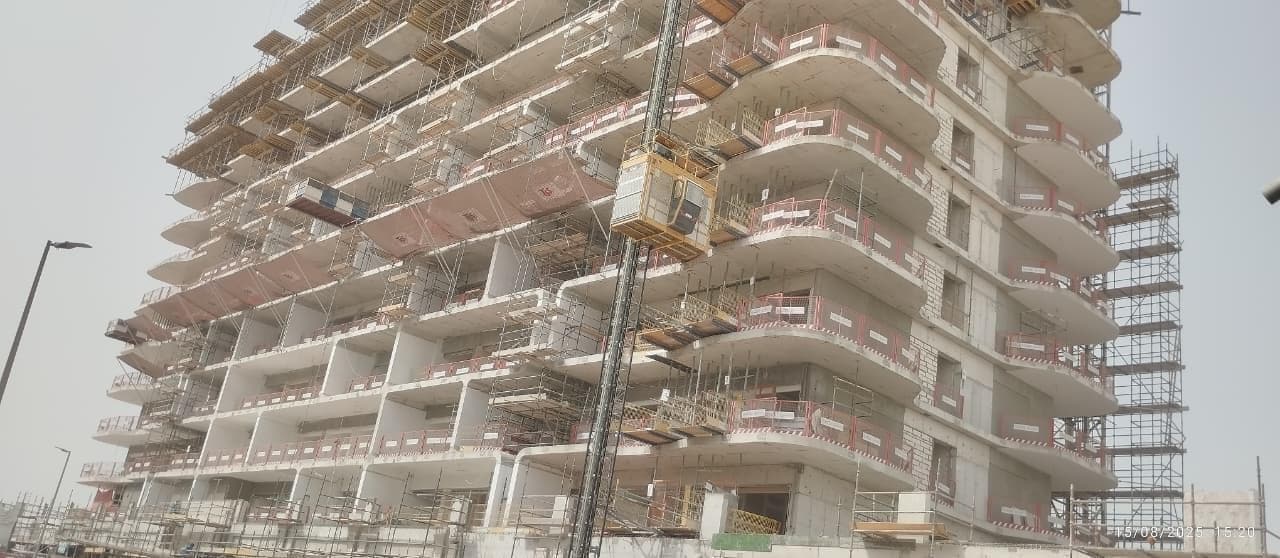 Azizi Riviera 54 - Construction