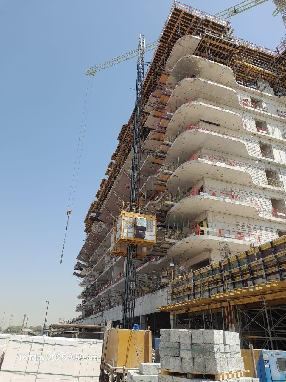 Azizi Riviera 54 - Construction