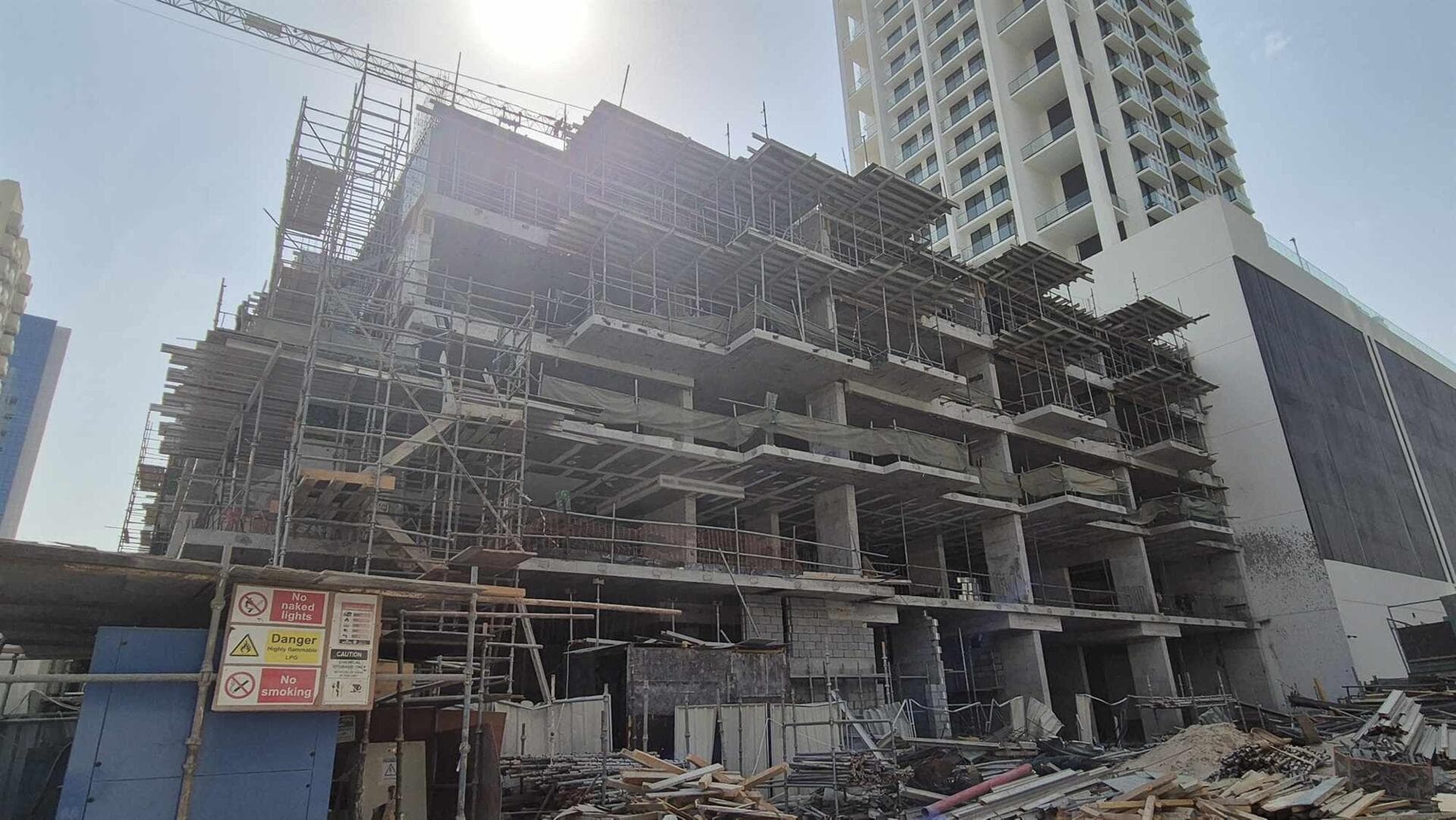Riviera Lodge - Construction