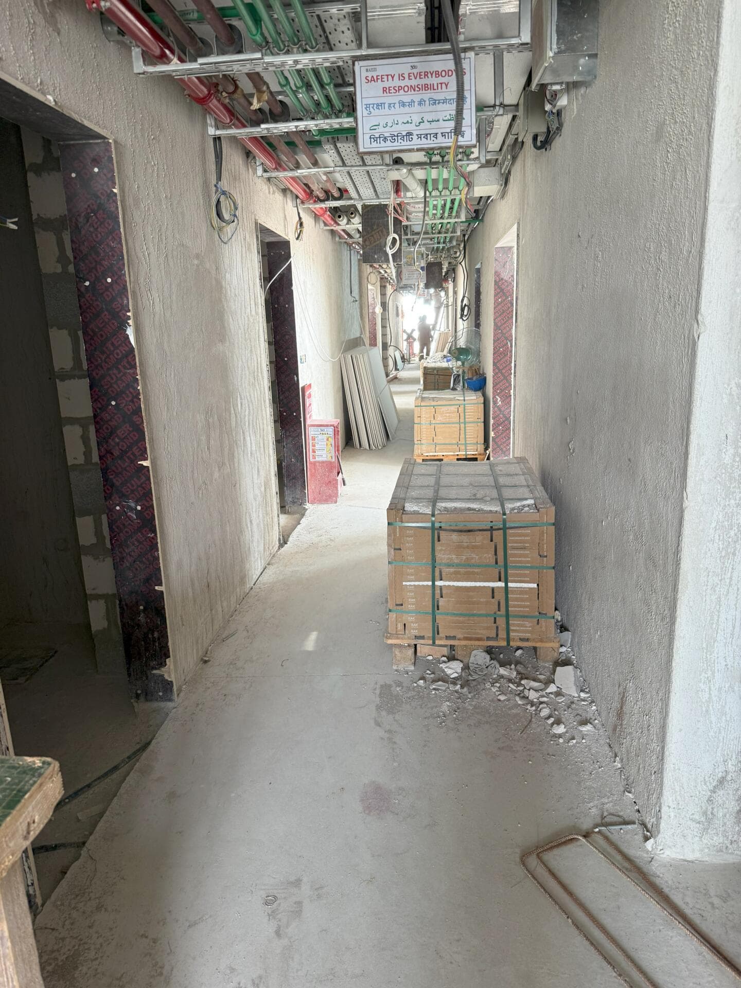 Azizi Venice (1-11) - Construction