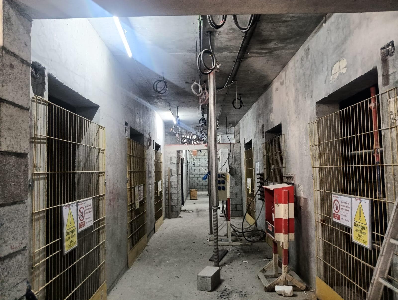 UH - Construction