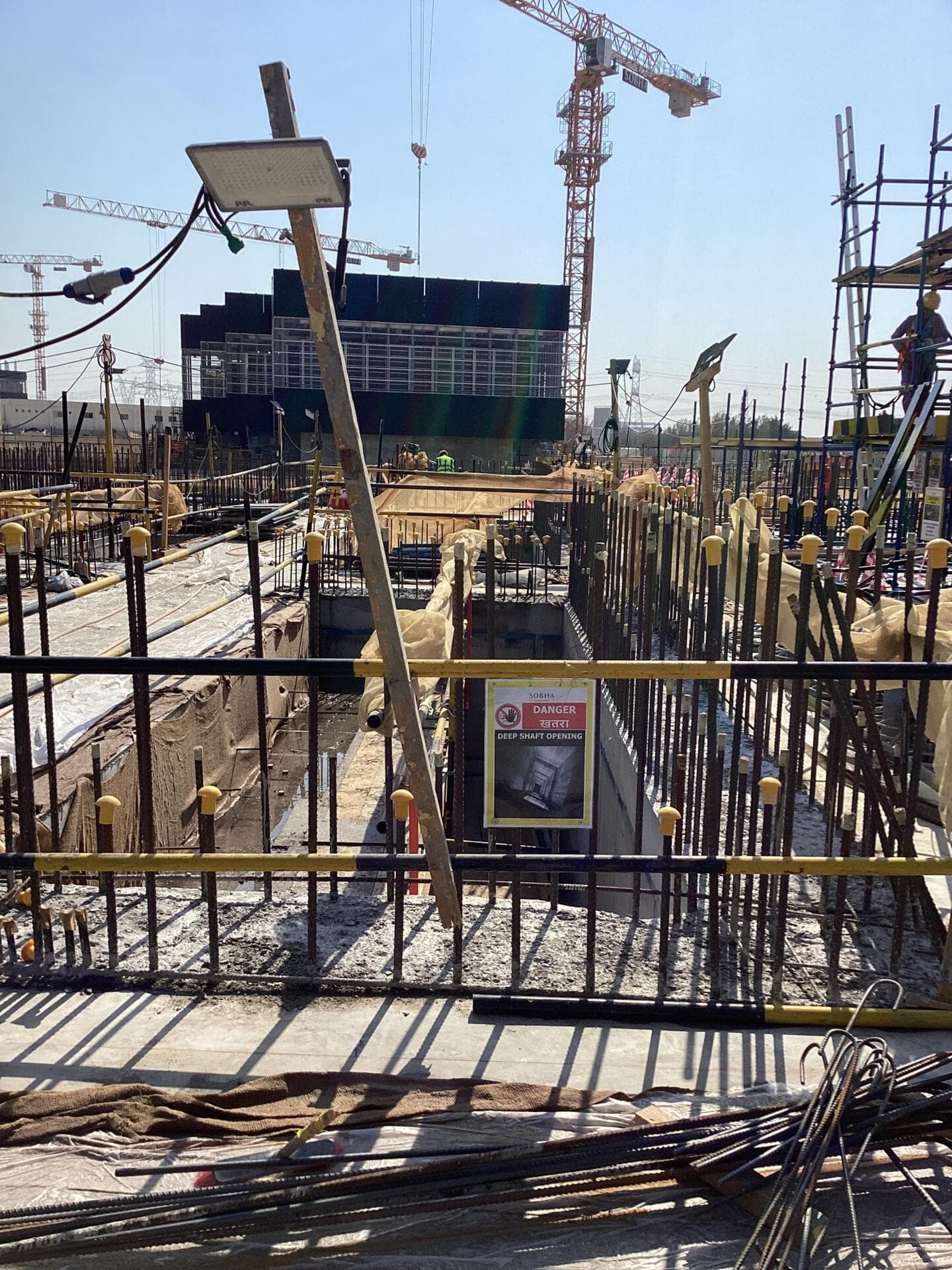 360 Riverside Crescent - Construction