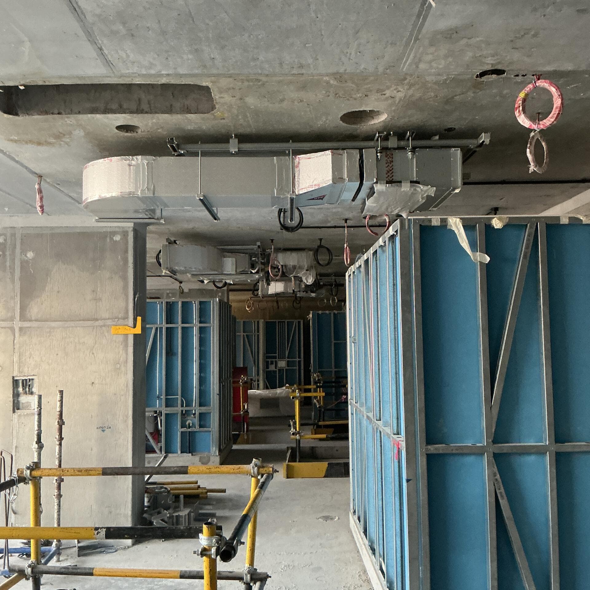 320 Riverside Crescent - Construction