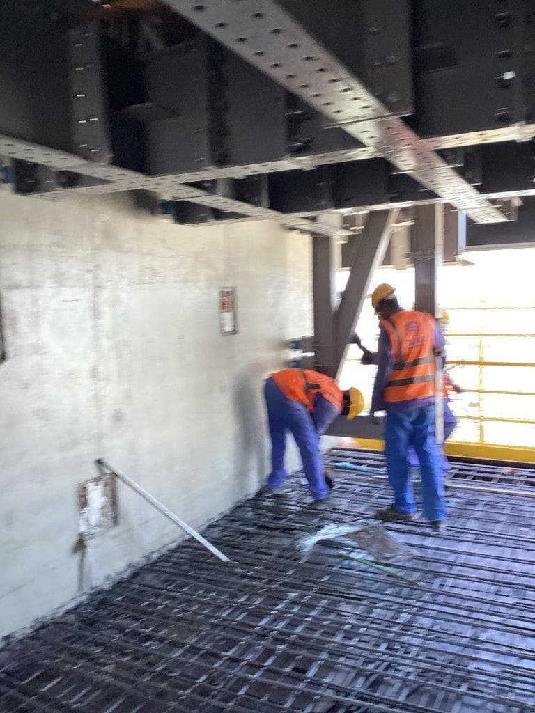 360 Riverside Crescent - Construction