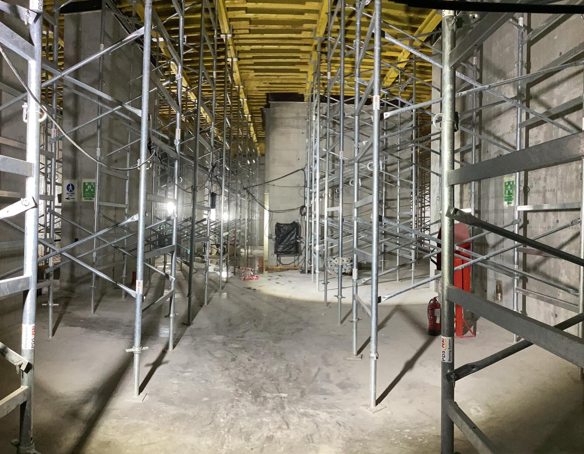 360 Riverside Crescent - Construction