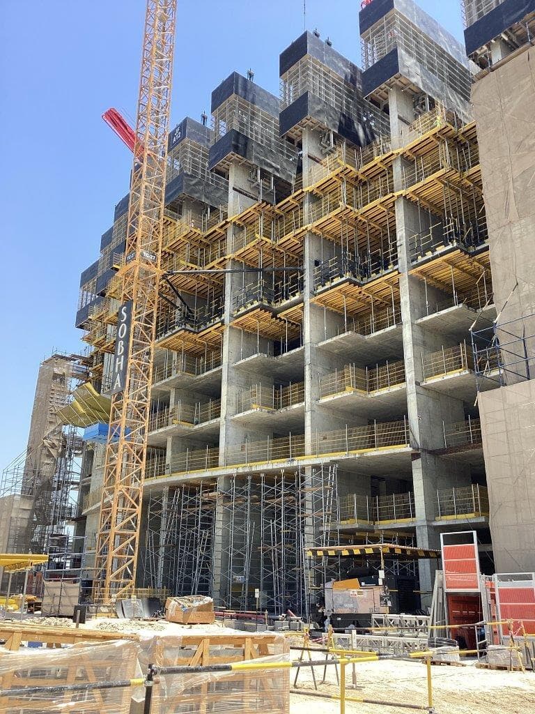 360 Riverside Crescent - Construction