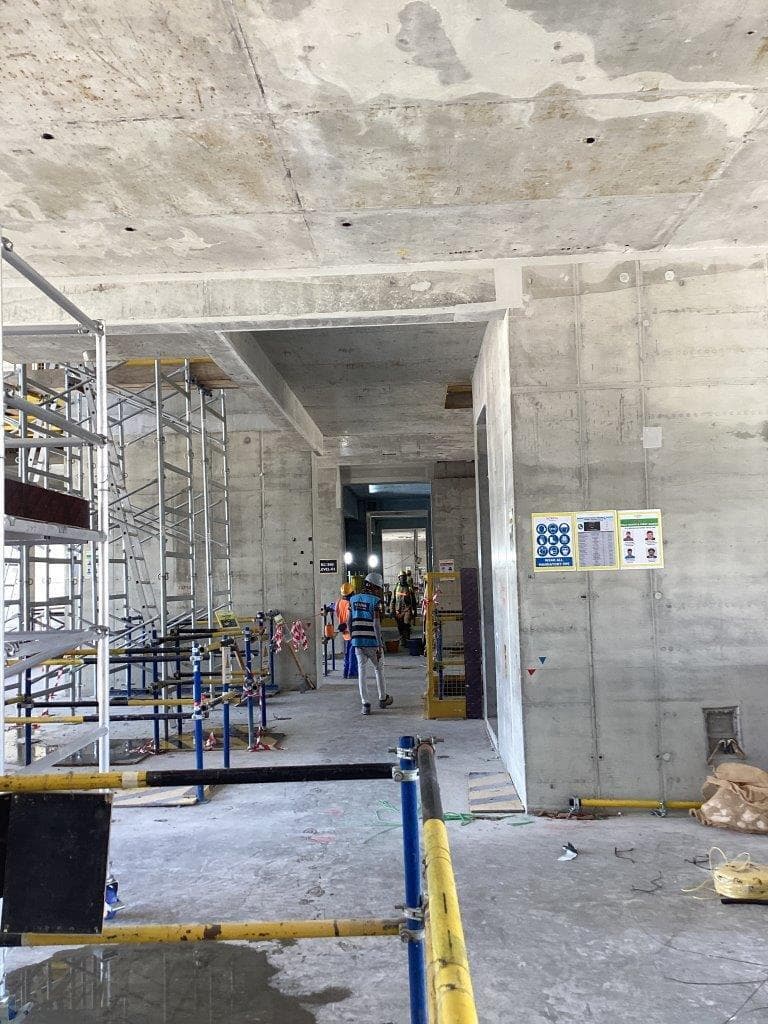 360 Riverside Crescent - Construction