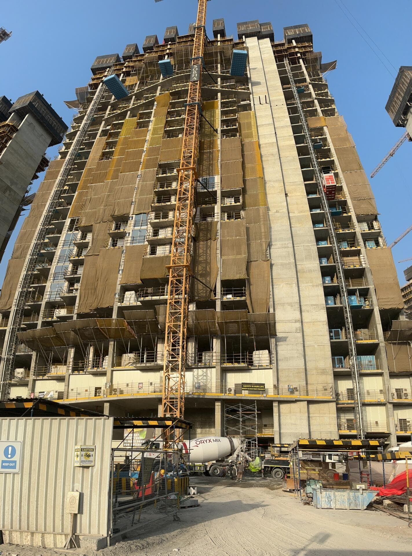 350 Riverside Crescent - Construction