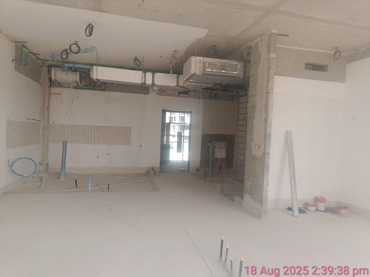 Riviera 49 - Construction