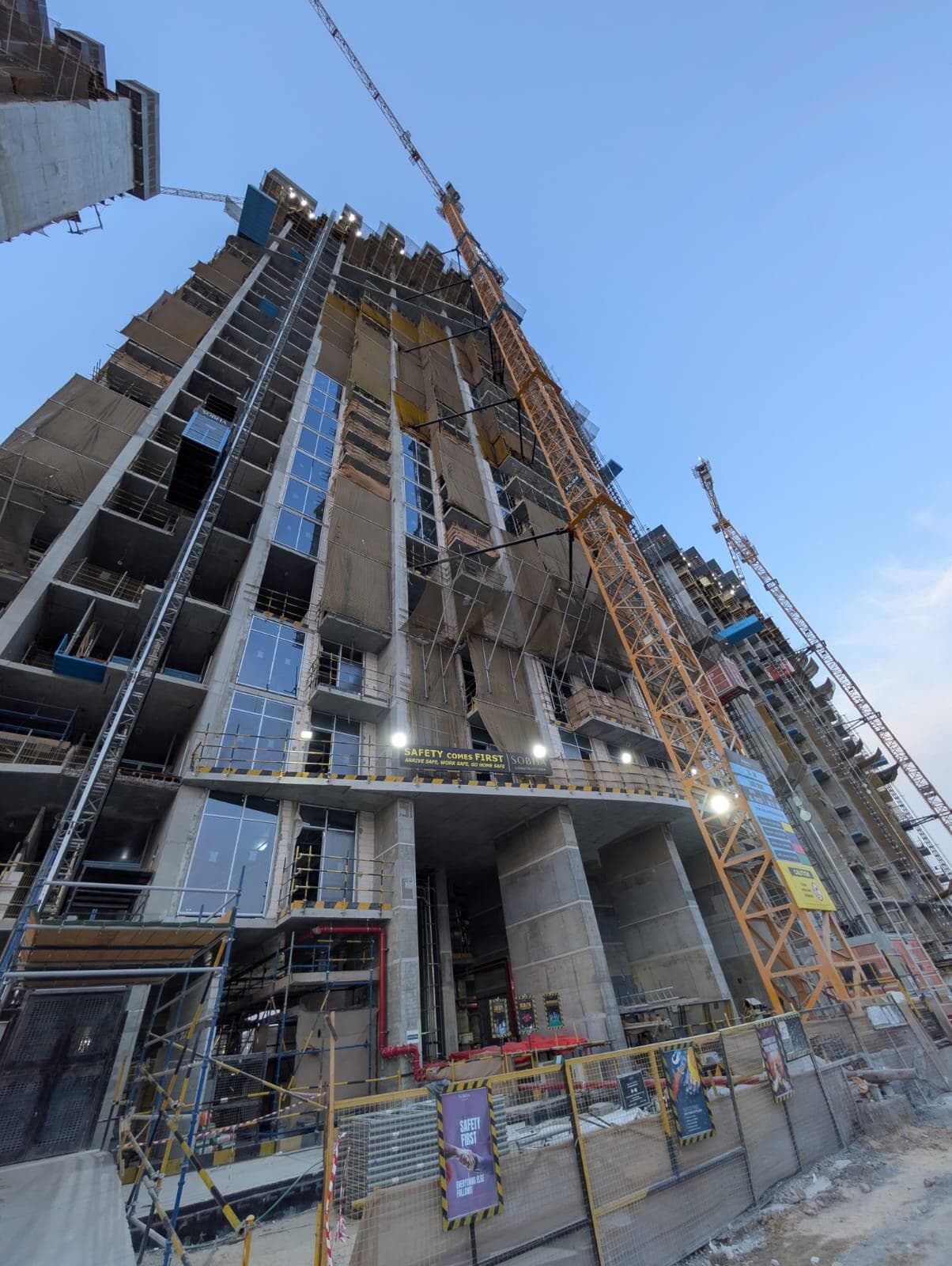320 Riverside Crescent - Construction