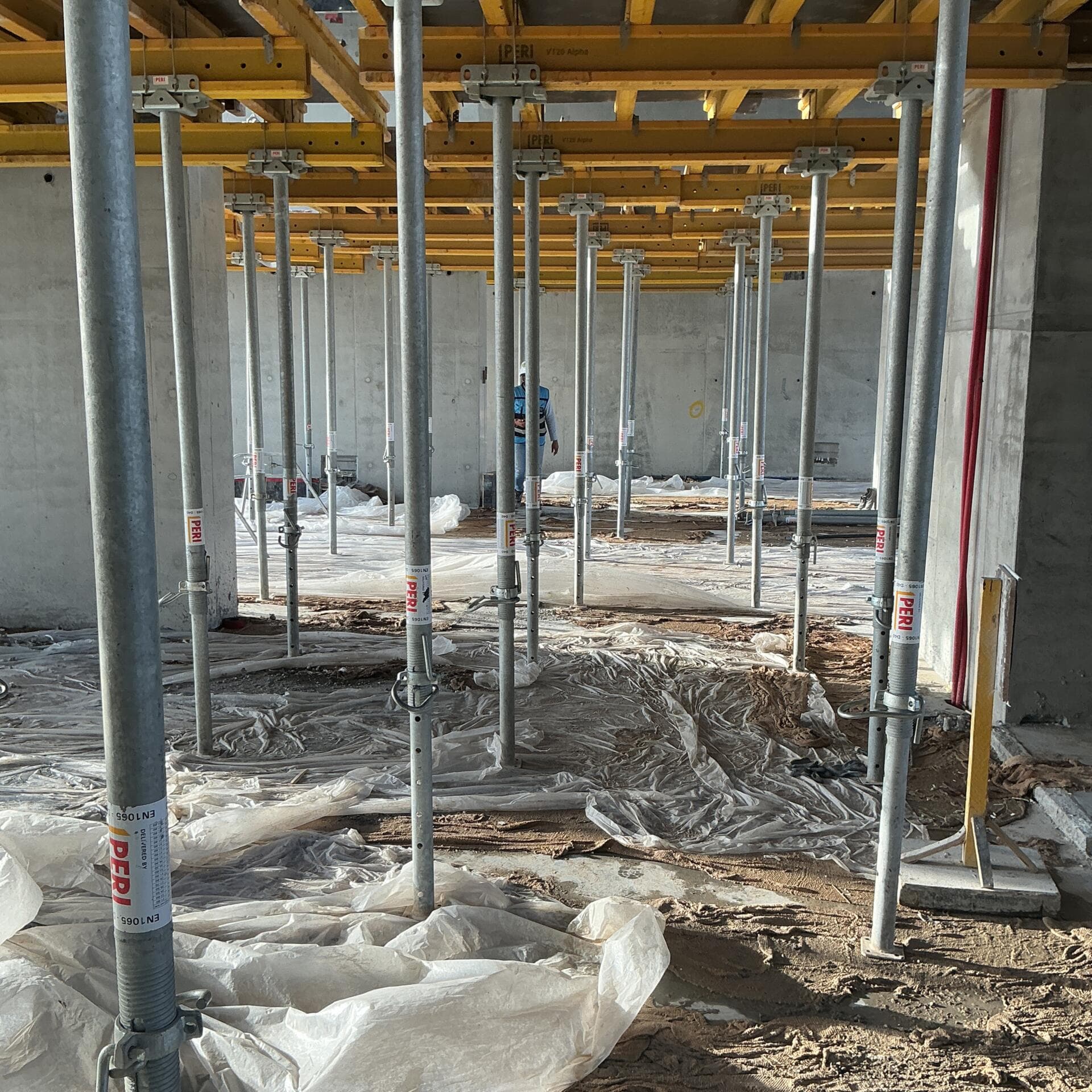 350 Riverside Crescent - Construction