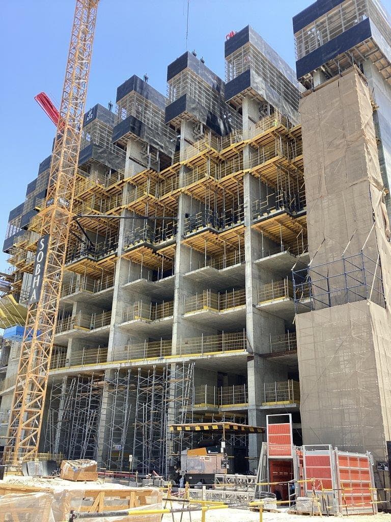 360 Riverside Crescent - Construction