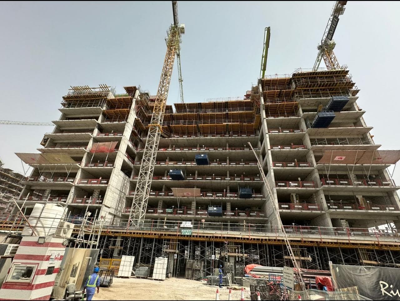Azizi Riviera 53 - Construction