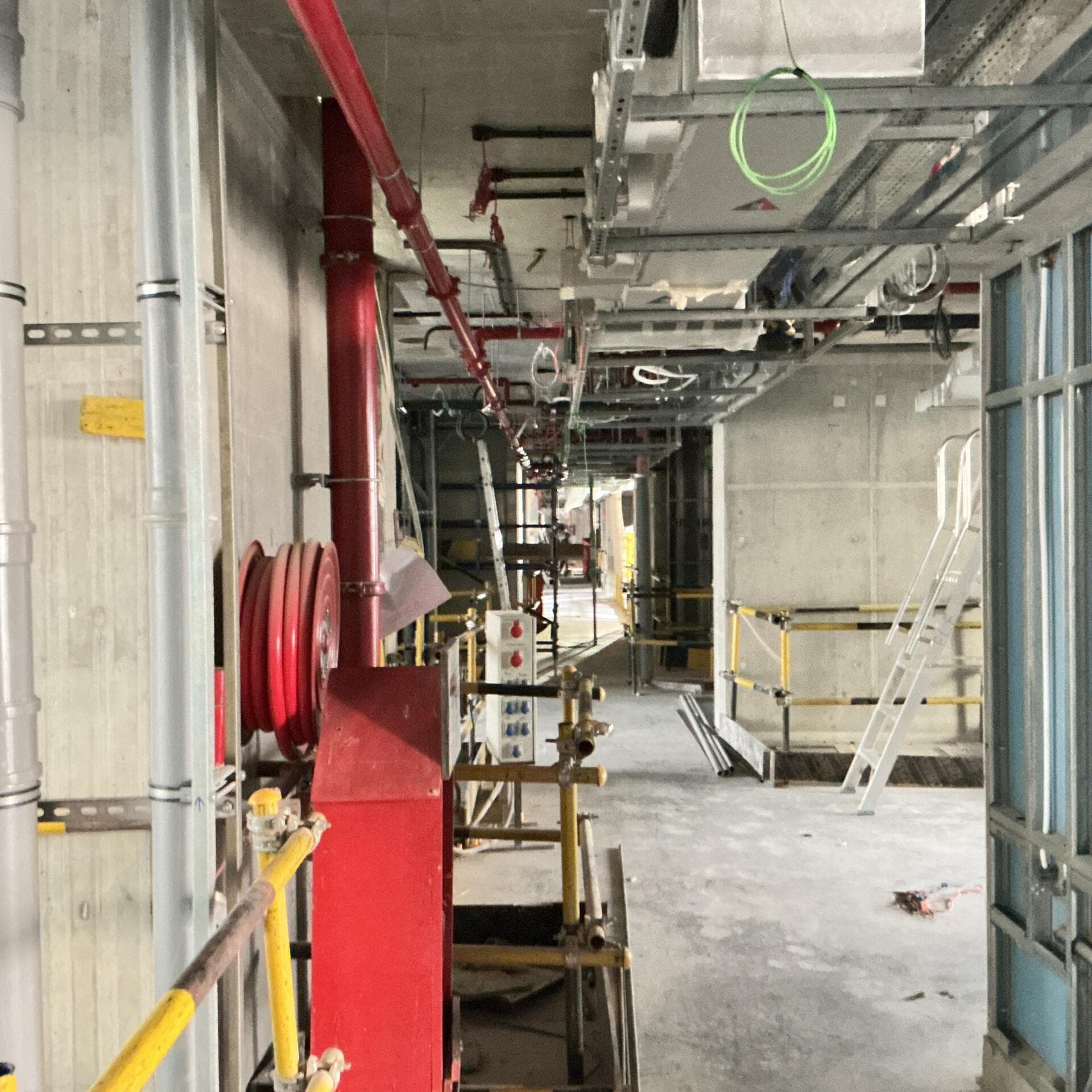 320 Riverside Crescent - Construction
