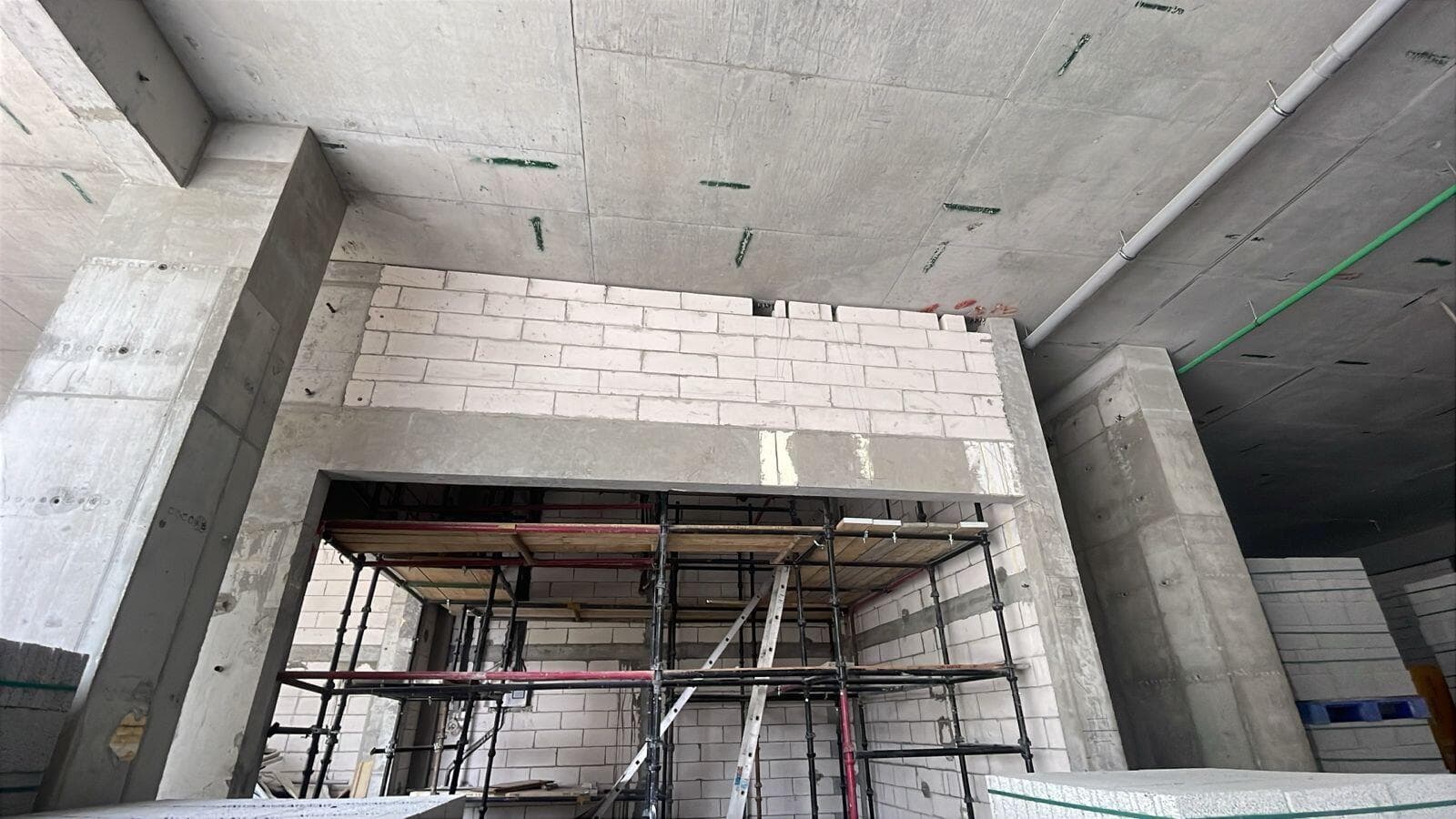 The Crestmark - Construction