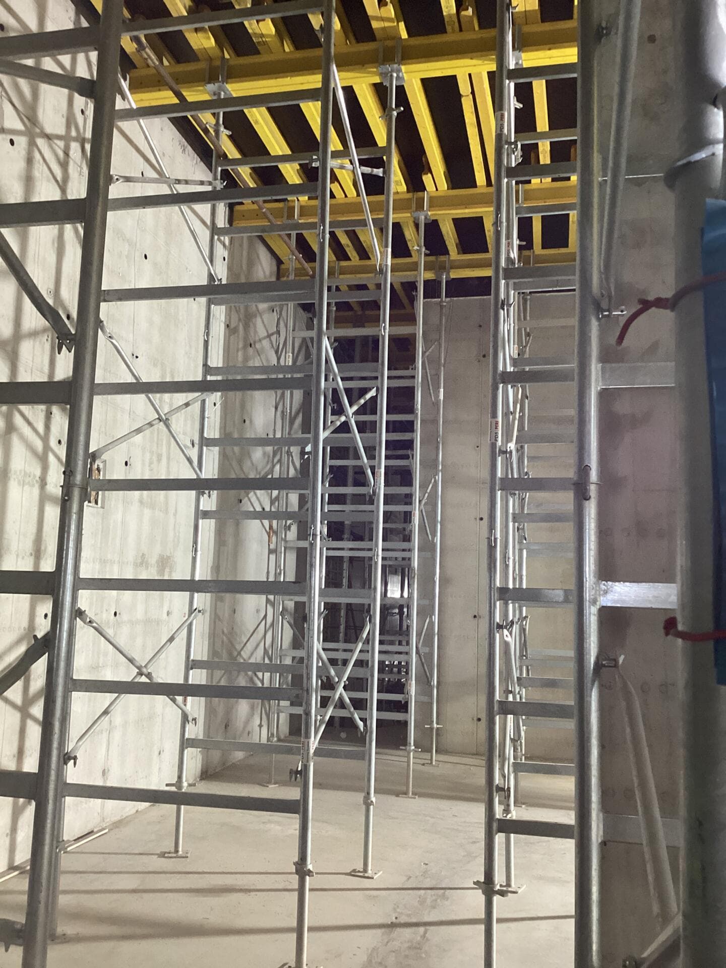 360 Riverside Crescent - Construction