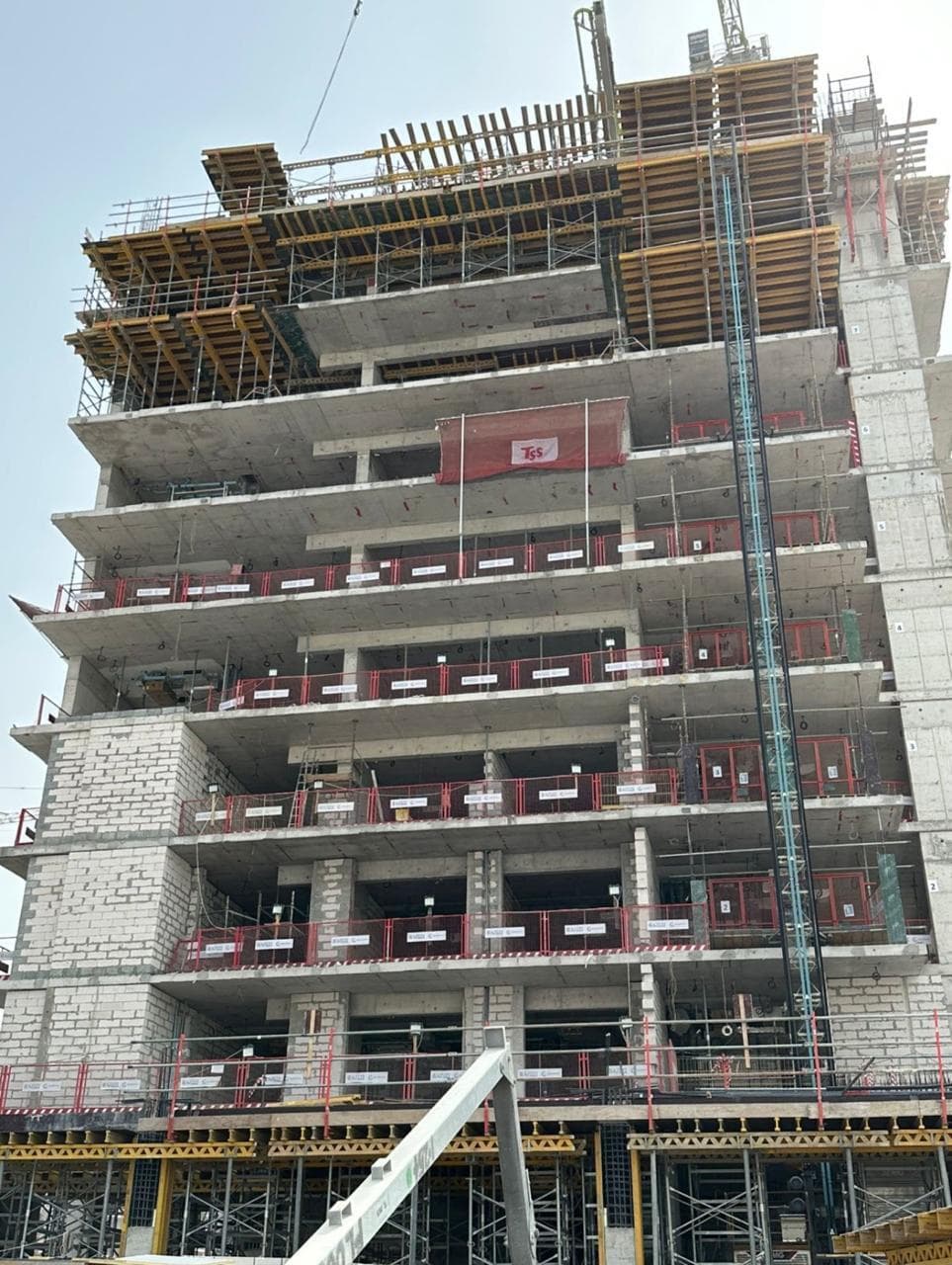 Azizi Riviera 53 - Construction