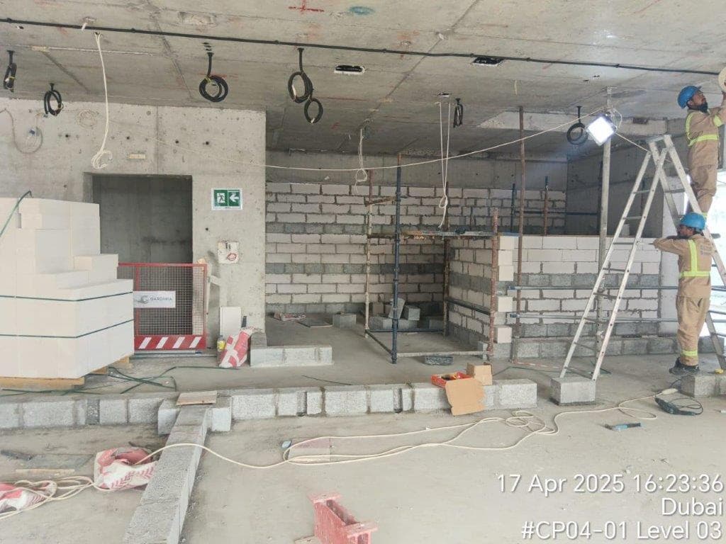Riviera 49 - Construction