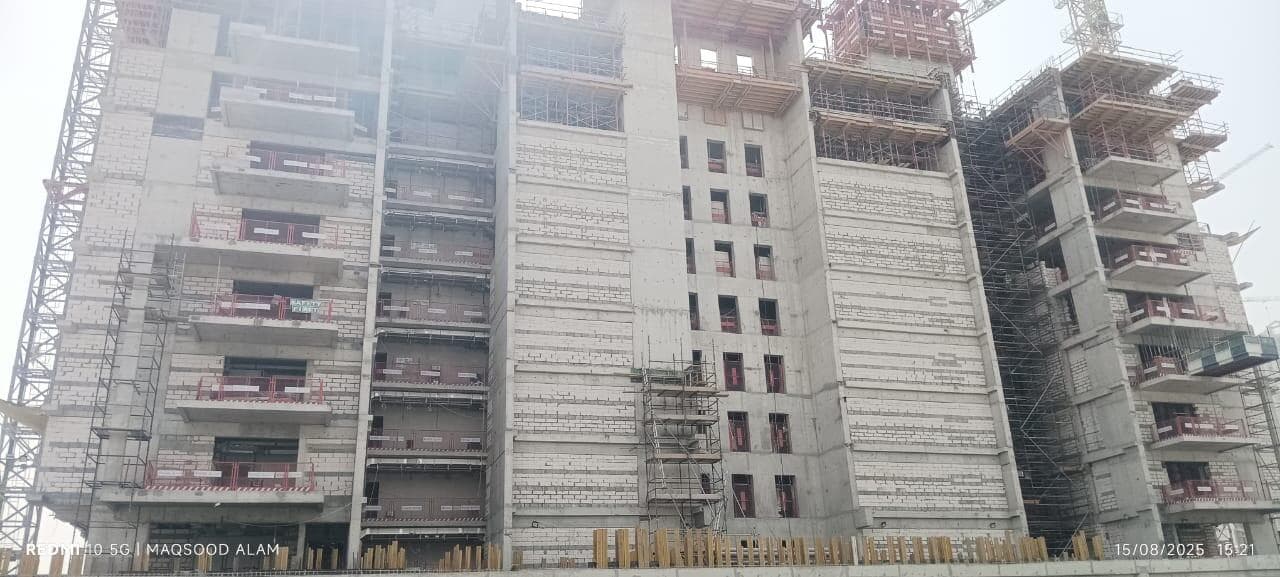 Riviera 49 - Construction