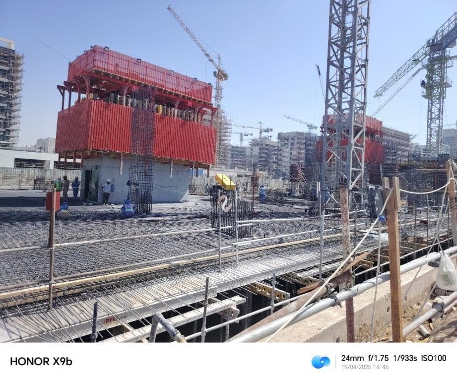 Azizi Riviera 53 - Construction