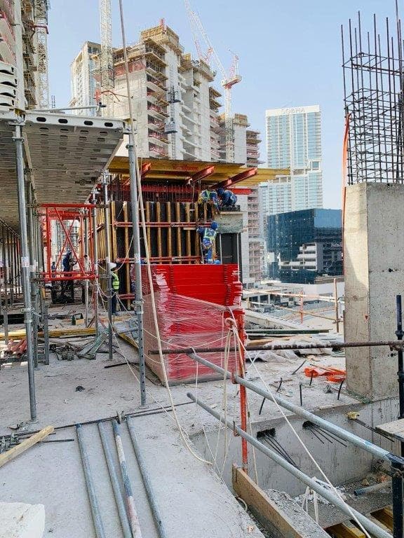 Riviera 50 - Construction