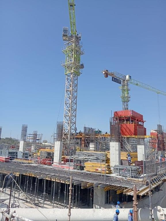 Azizi Riviera 53 - Construction