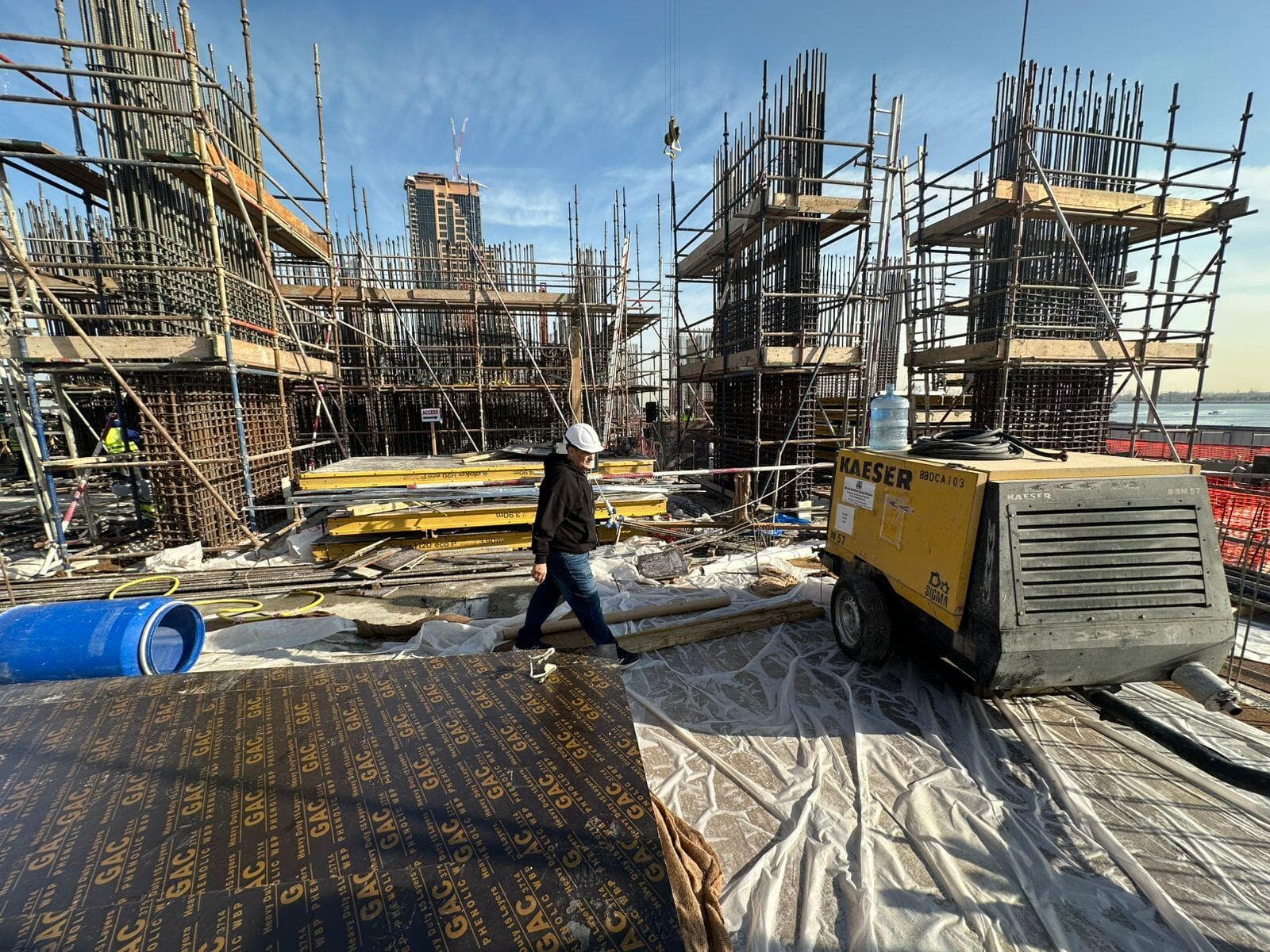 Saria - Construction