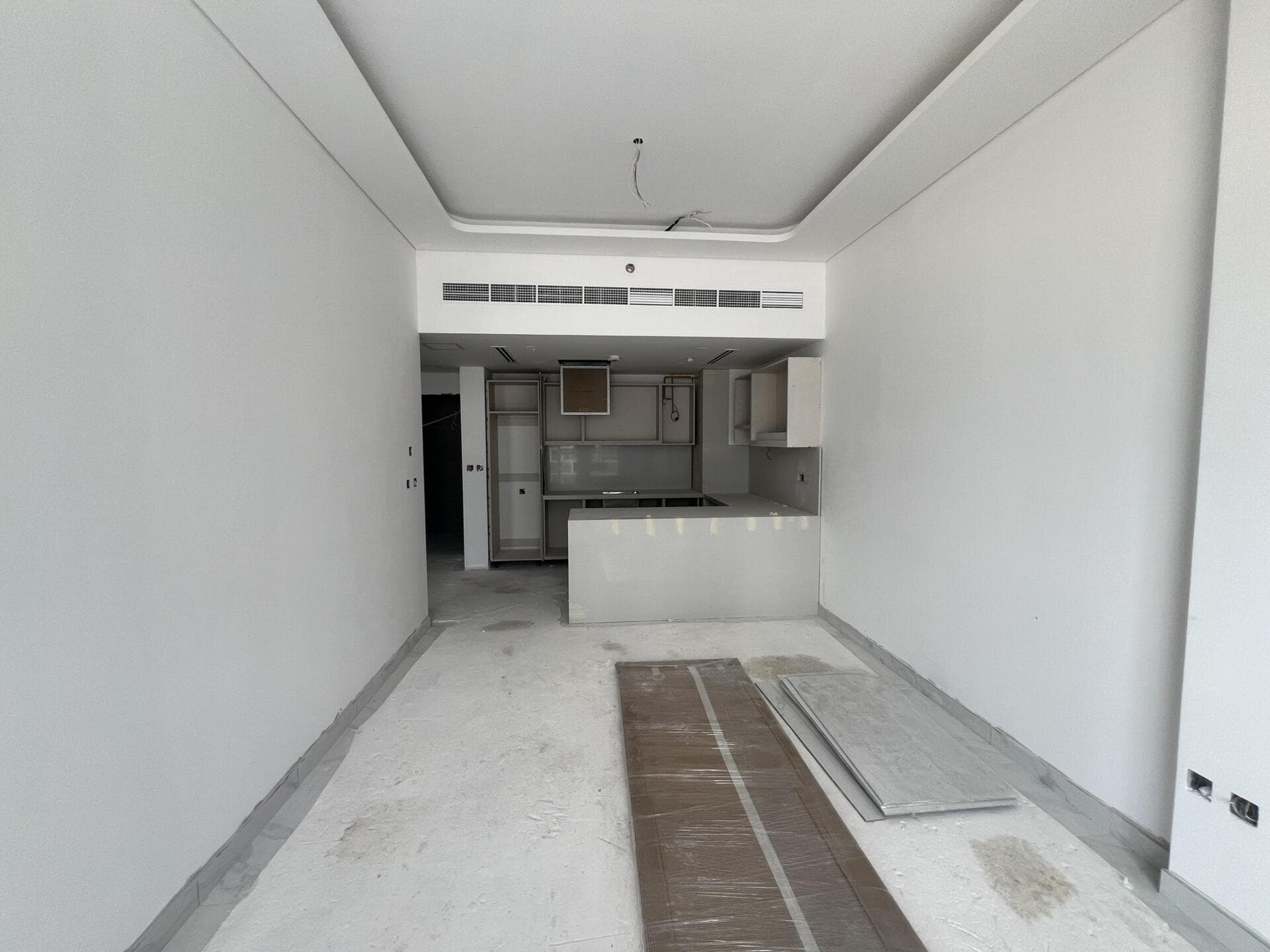 Riviera 58 - Construction