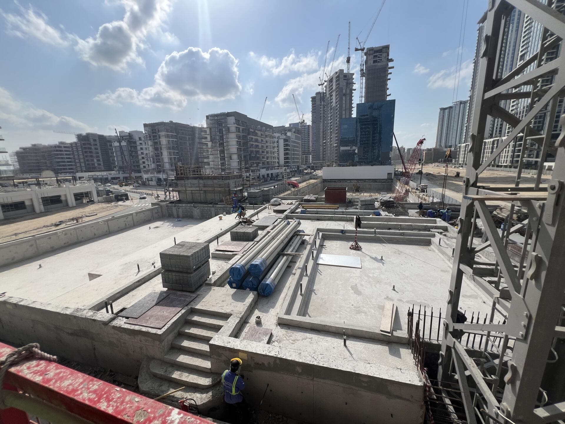 Azizi Riviera 53 - Construction
