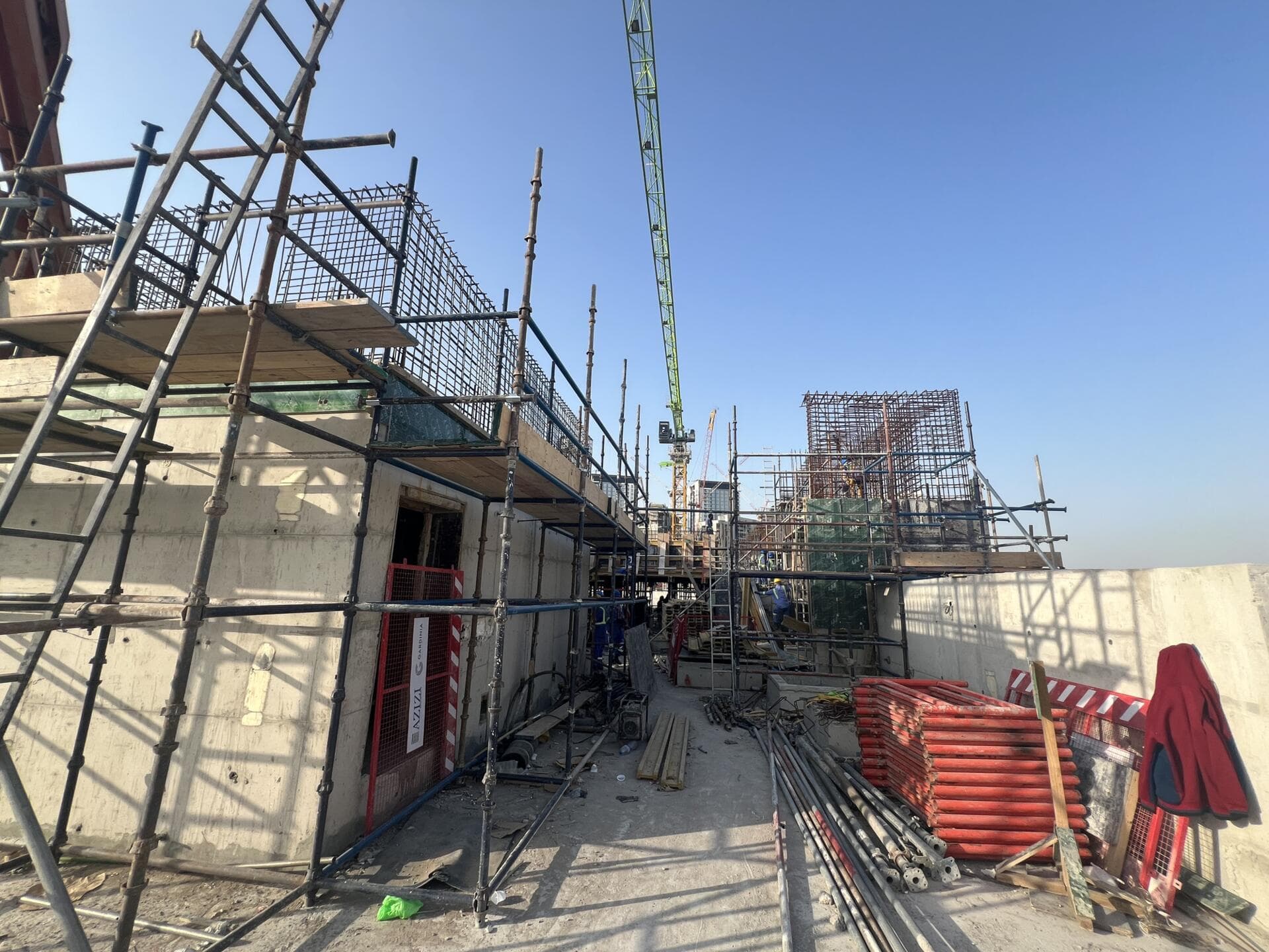 Riviera 49 - Construction