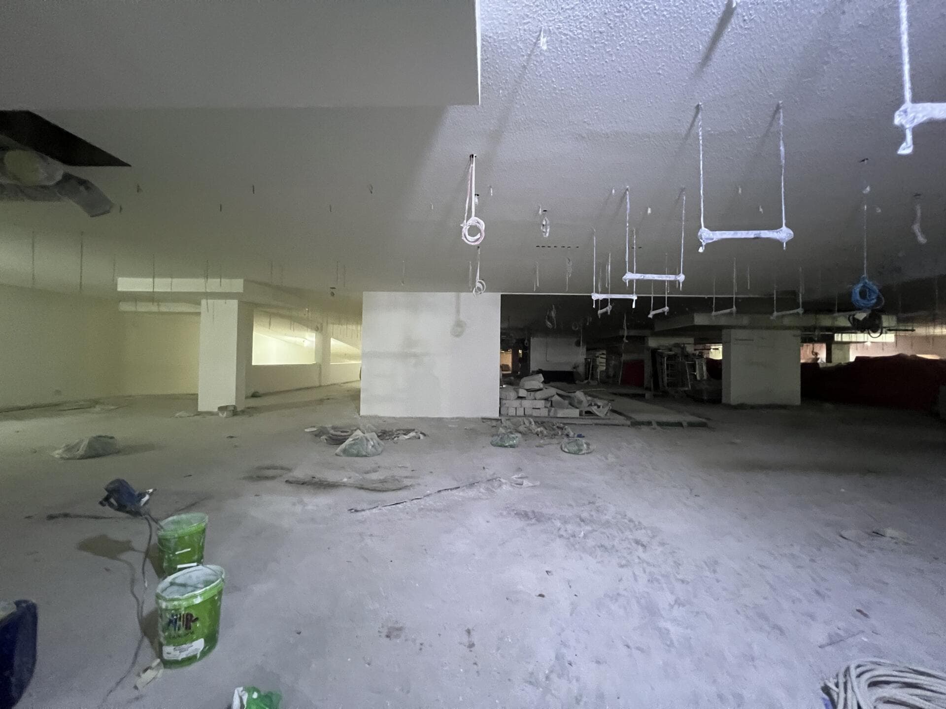 Riviera 49 - Construction