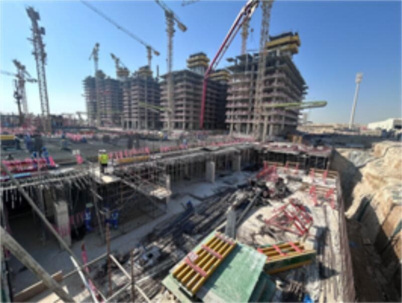 Azizi Venice 14 - Construction