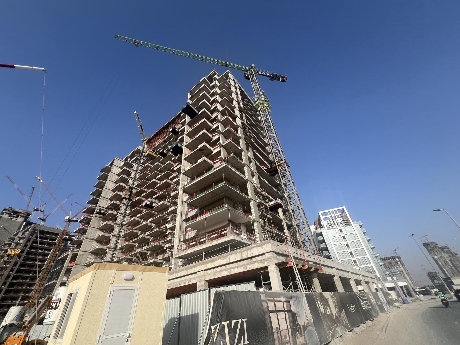 Riviera 49 - Construction