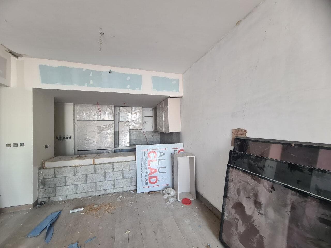 Tria - Construction