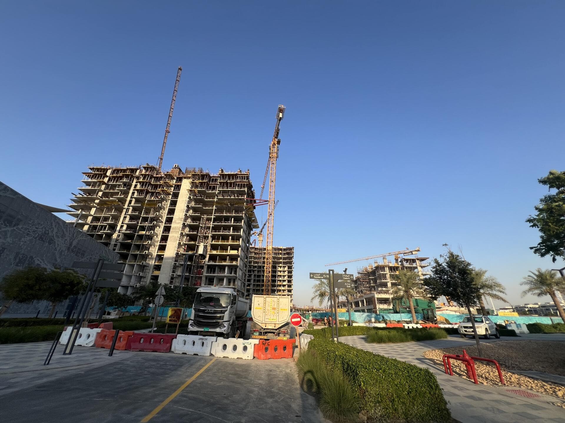 Naya - Construction