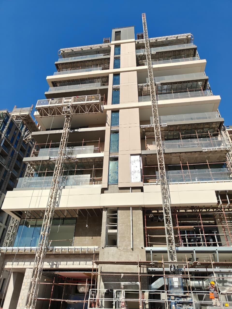 Elvira - Construction