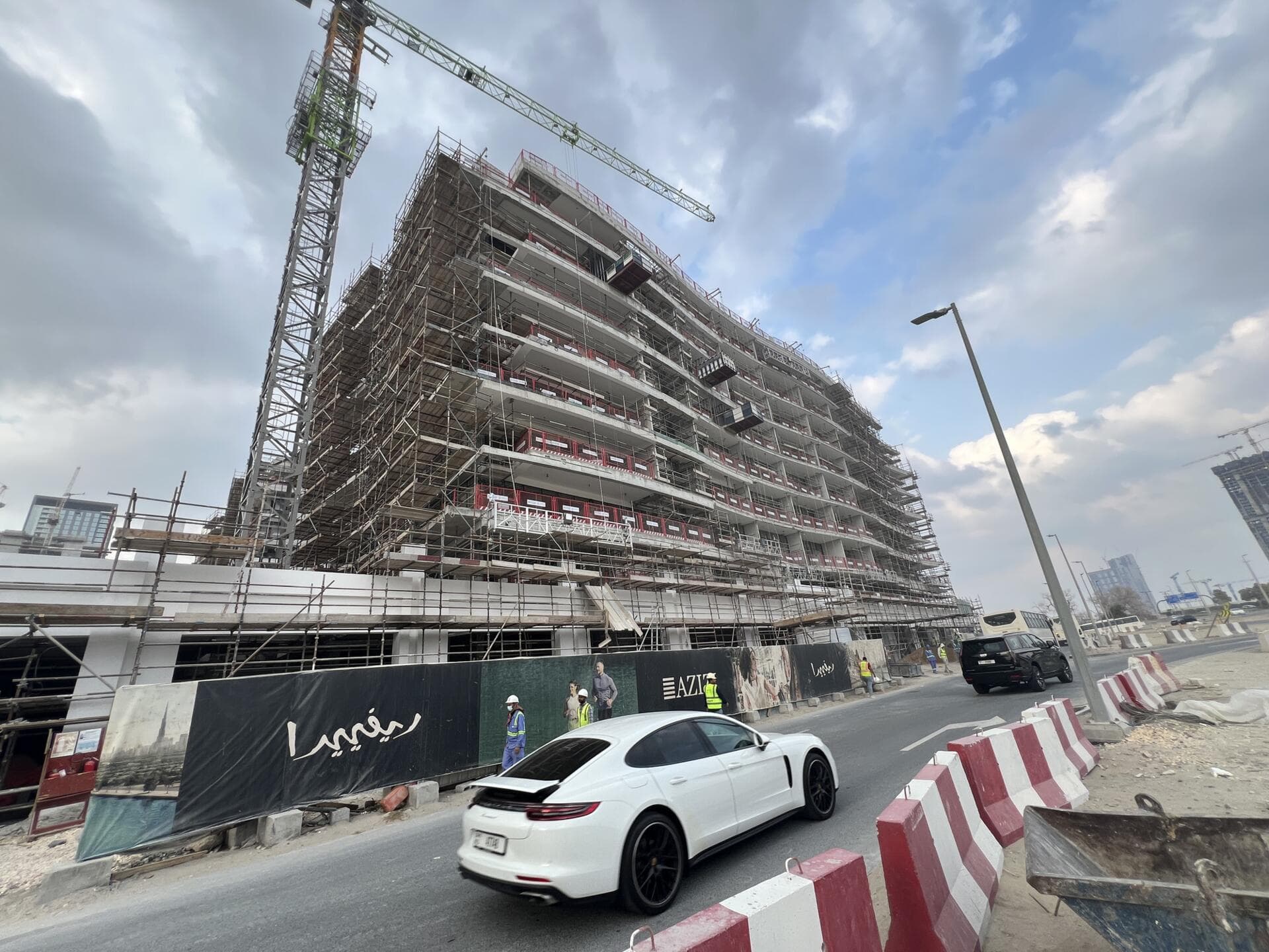 Riviera 68 - Construction