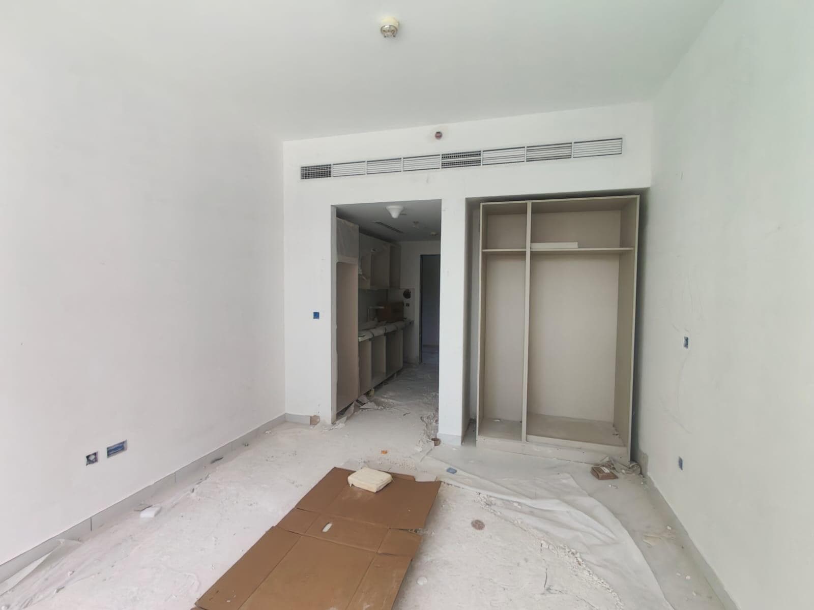 Azizi Grand - Construction