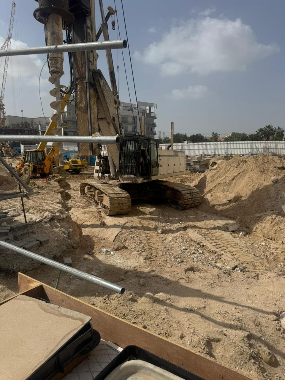 ESSENL1FE - Construction
