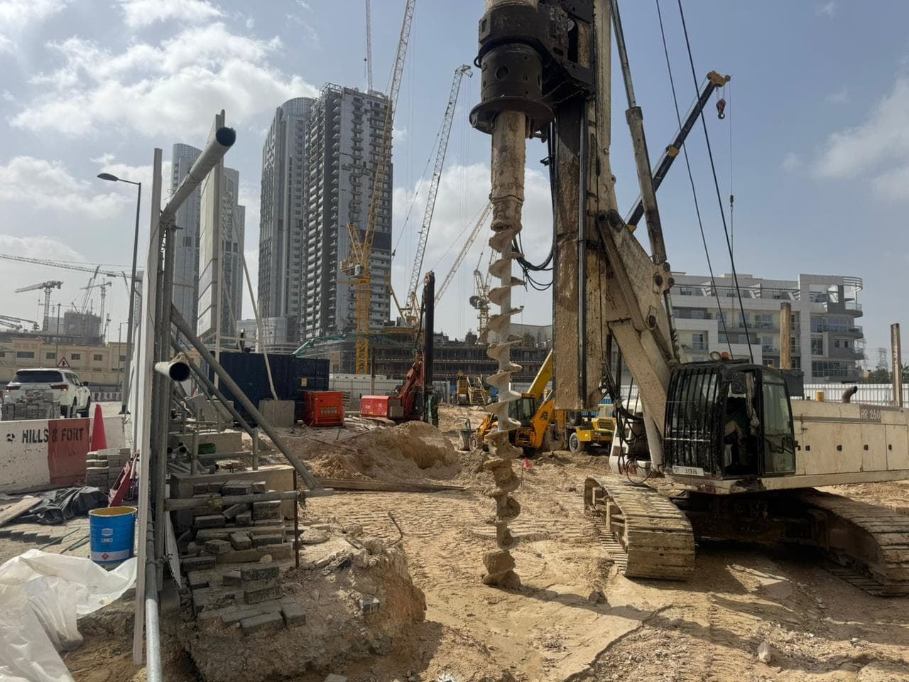 ESSENL1FE - Construction