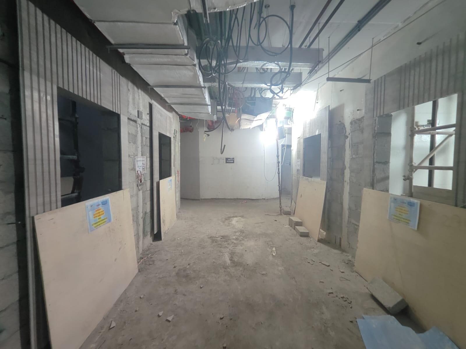 South Living - Construction