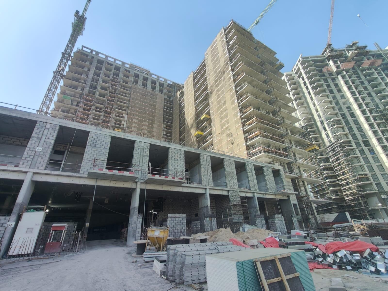 Club Place - Construction