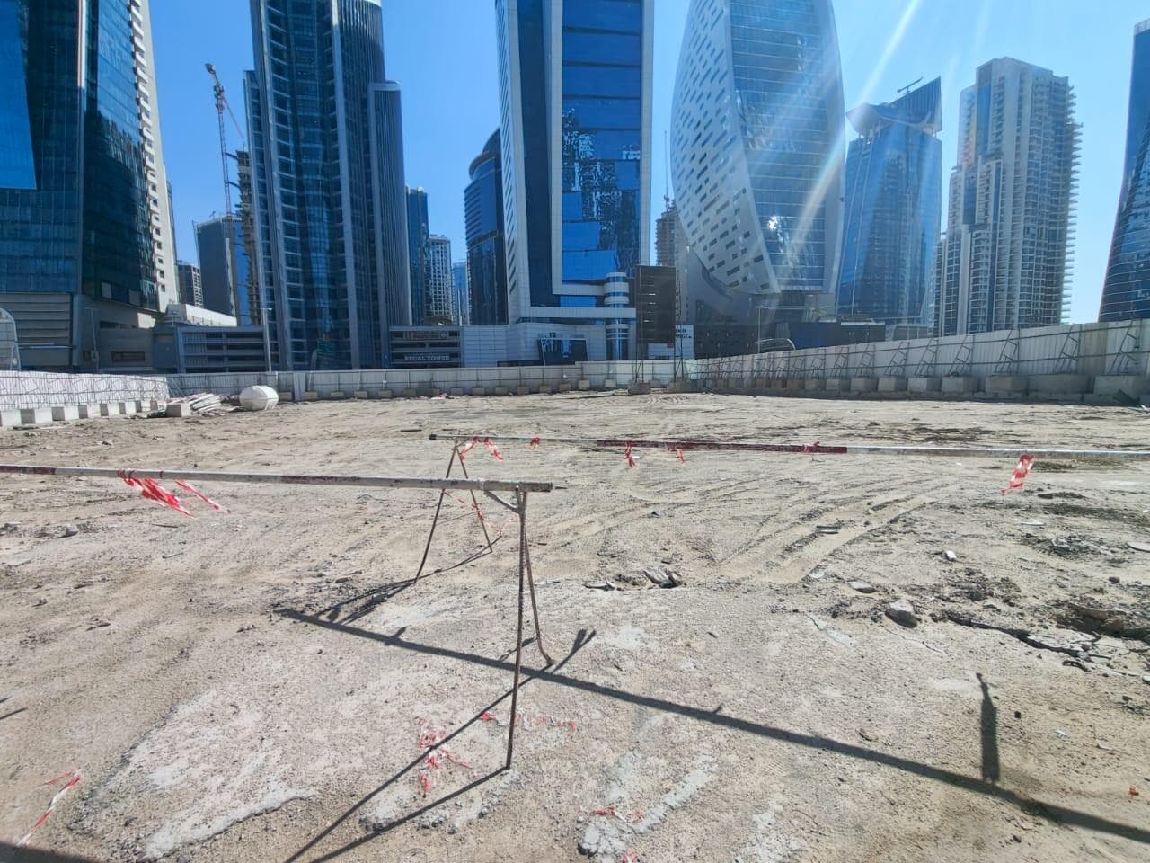 Bayz 102 - Construction