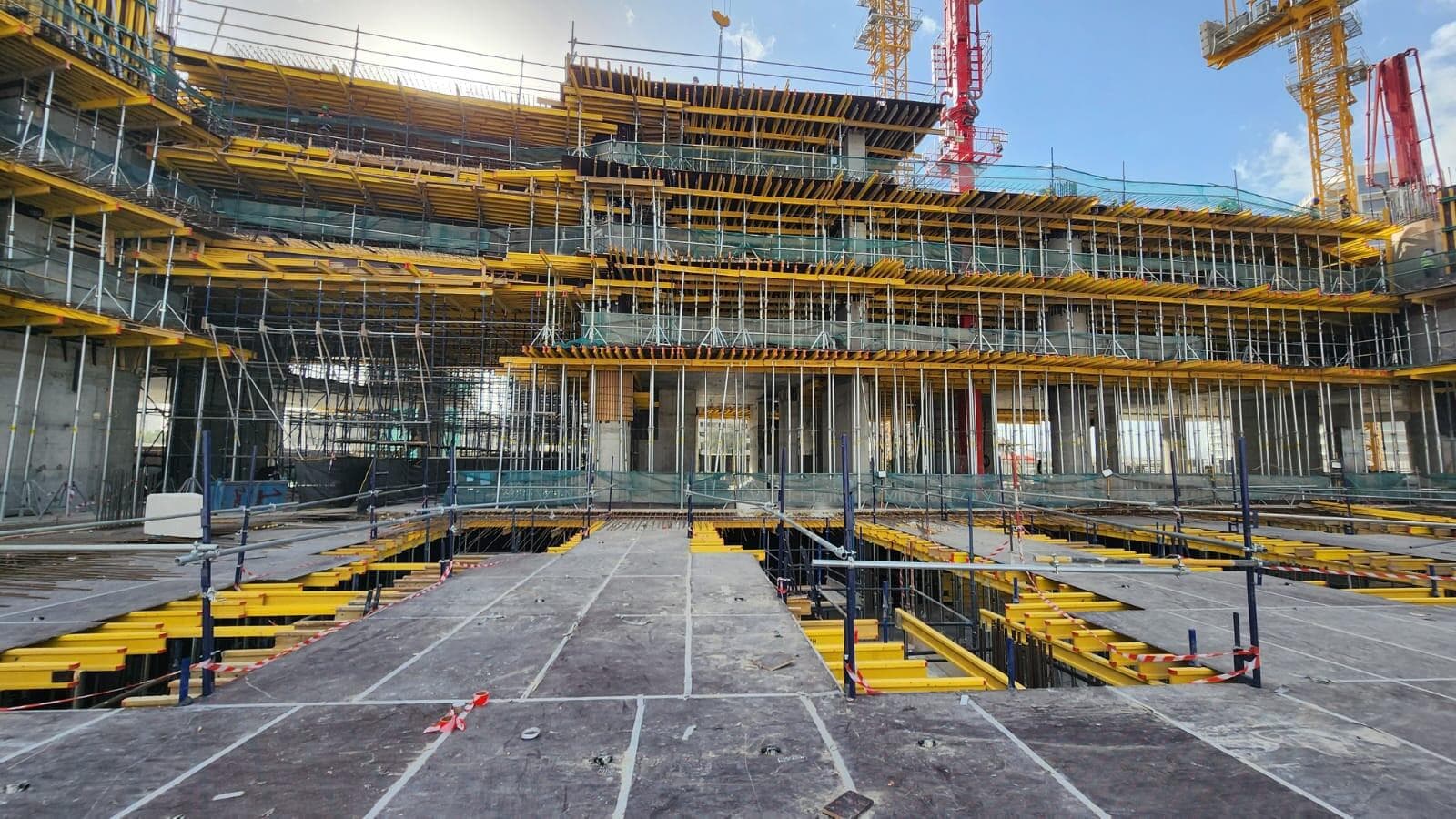 Binghatti Hillviews - Construction