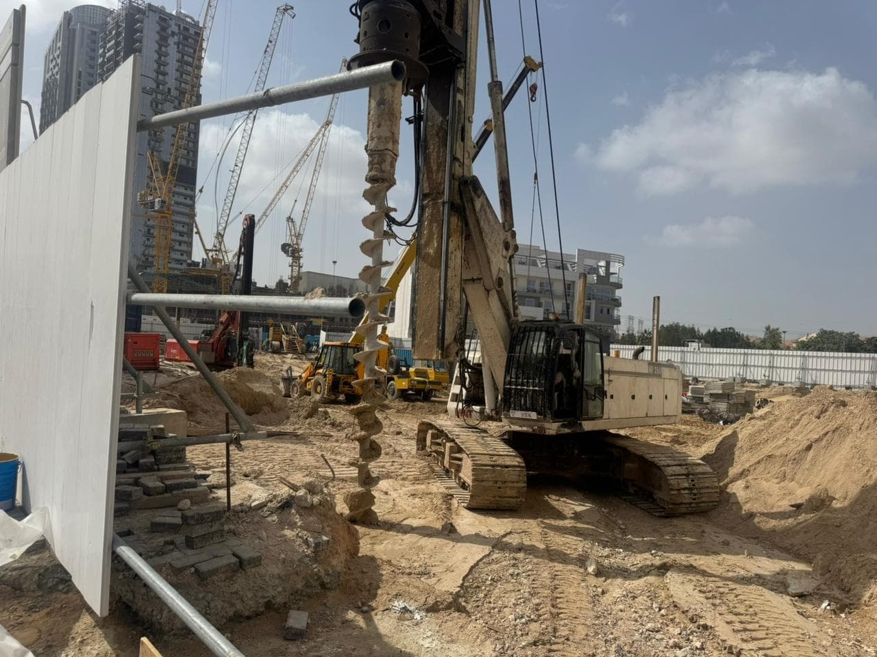 ESSENL1FE - Construction