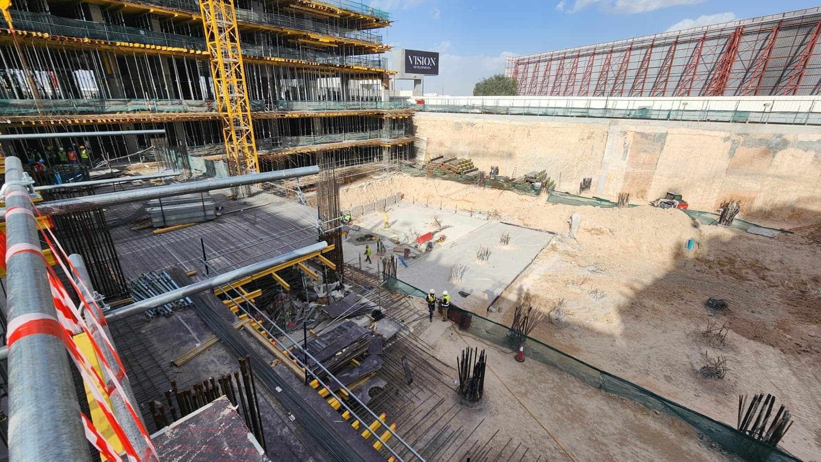Binghatti Hillviews - Construction