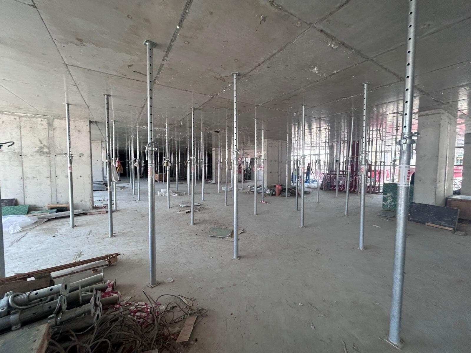 Azizi Venice 14 - Construction
