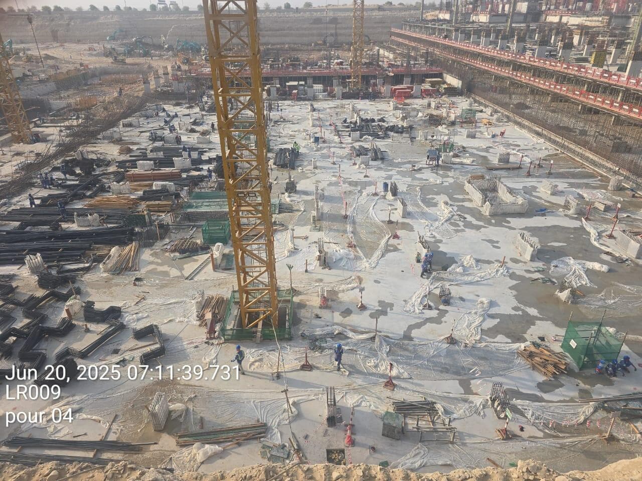 Azizi Venice 14 - Construction