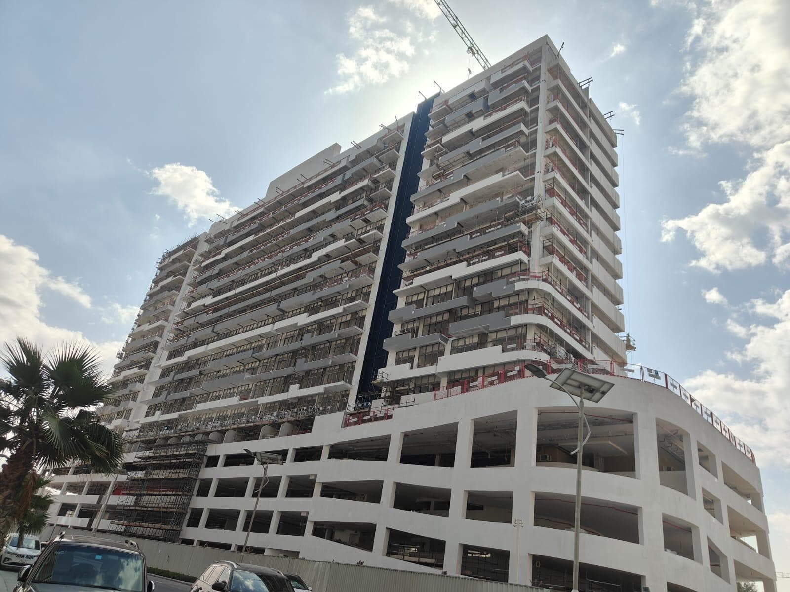 Azizi Grand - Construction