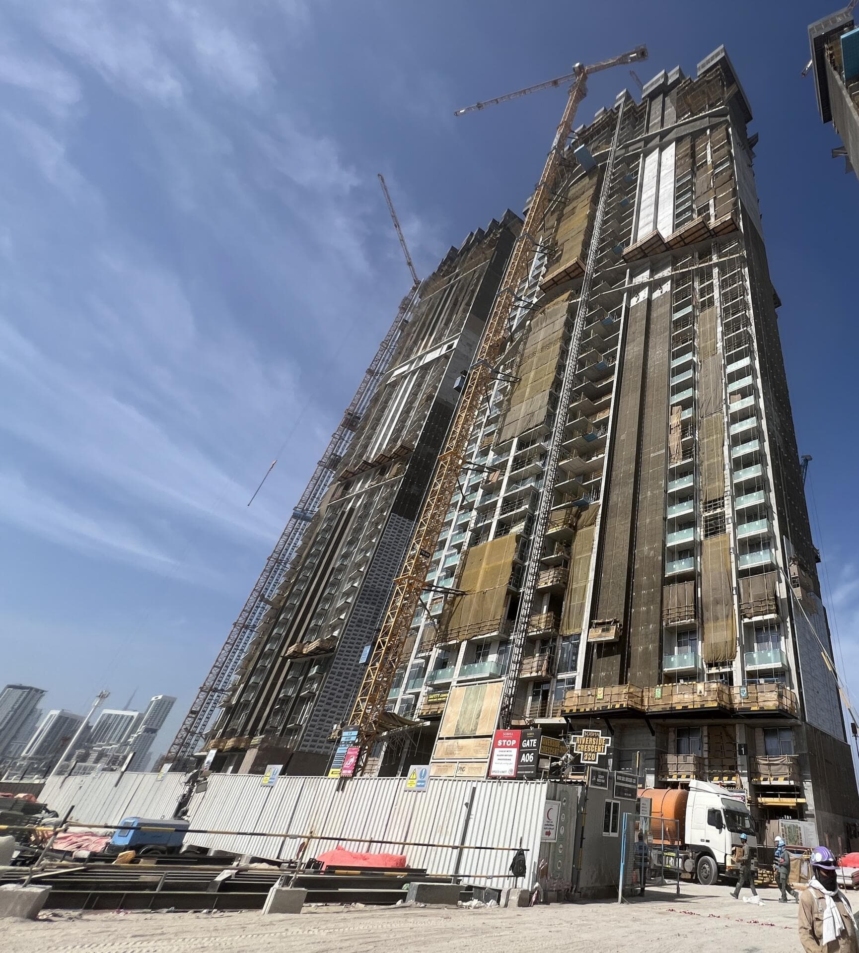 320 Riverside Crescent - Construction